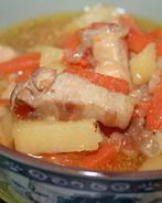 Рагу из картофеля со свиной грудинкой в мультиварке