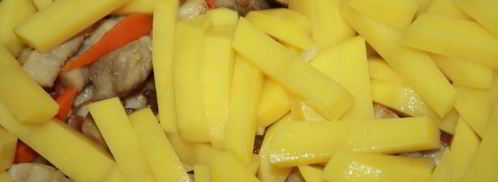 рагу из картофеля со свиной грудинкой в мультиварке. Шаг 3