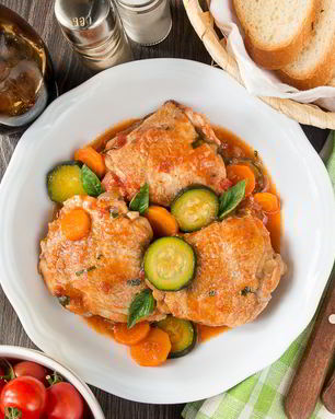 Рагу из курицы с морковью и цуккини