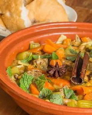 Рагу из ягненка с абрикосами и мятой