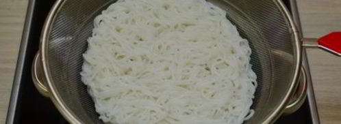 рисовая лапша с куриным филе и овощами. Шаг 2