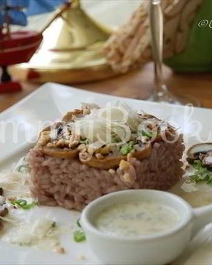 Красное ризотто с горгонцоловым соусом