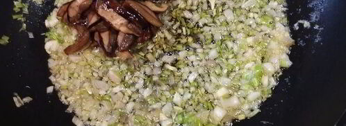 ризотто с белыми грибами и шпинатом. Шаг 2