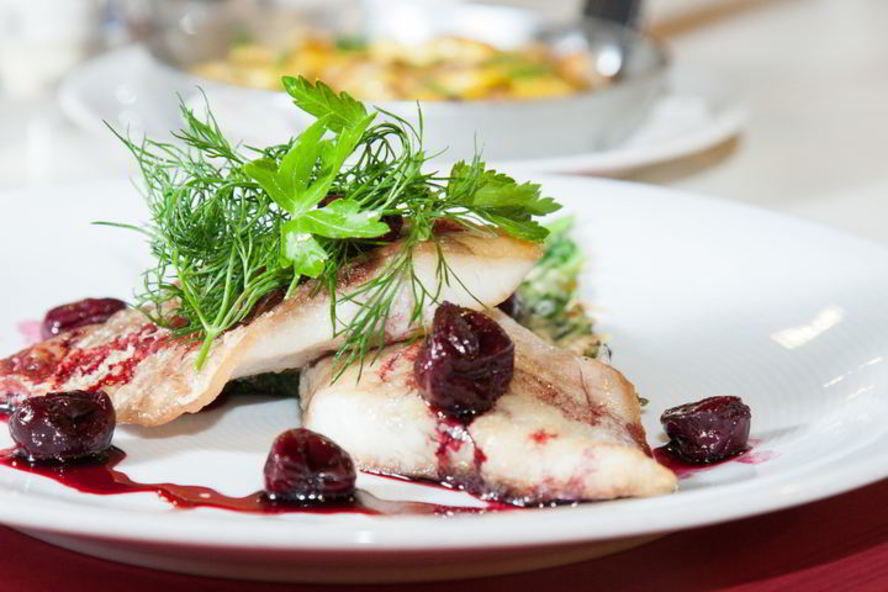 Рецепт кефаль с вишневым соусом