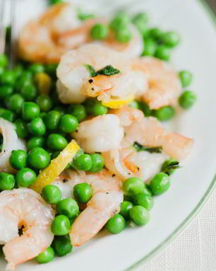 Креветки с зеленым горошком