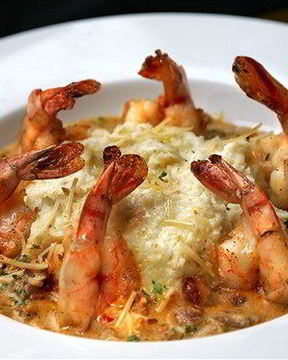 Острые креветки с голубым сыром и сельдереем