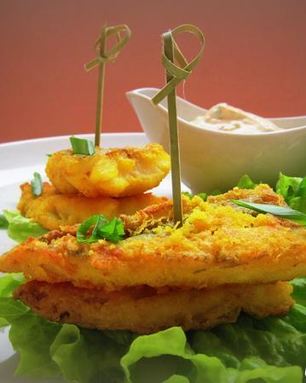 Рыба в пармезановой корочке с пикантным соусом