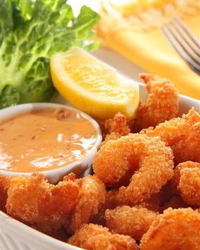 Жареные креветки в кляре из эля с соусом тартар