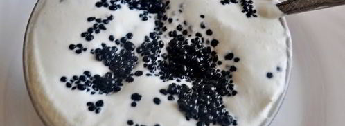 рыбные клецки с черным рисом и сливочно-икорным соусом. Шаг 6