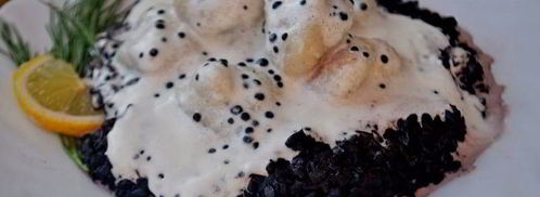 рыбные клецки с черным рисом и сливочно-икорным соусом. Шаг 7