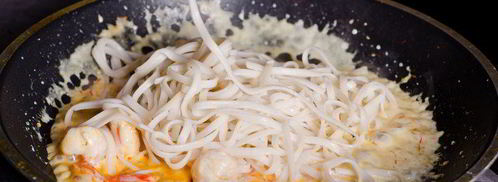 шафрановая лапша с креветками. Шаг 8