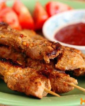 Шашлык из индейки на шпажках