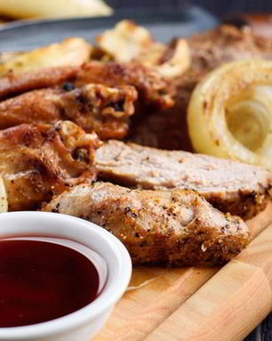 Шашлык в маринаде из лука, помидоров и специй