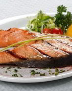 Стейк из форели на углях