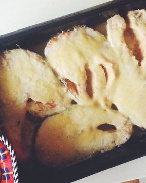 Стейк из семги в духовке под сырной корочкой