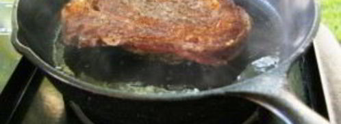 стейк из свинины на сковороде. Шаг 5