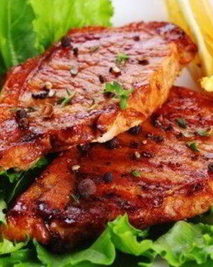 Стейк на гриле в лимонно-медовом маринаде