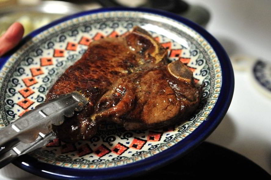 Рецепт стейк на кости на сковороде