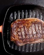 Стейк рибай на сковороде