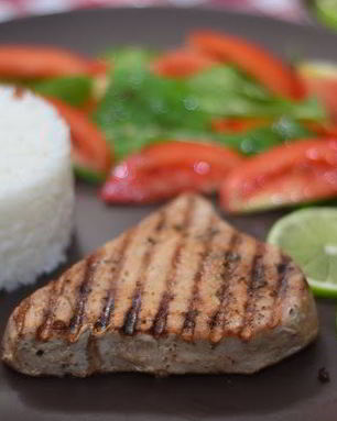 Стейк тунца на гриле