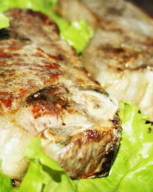 Стейки из говядины на косточке со сливочным маслом