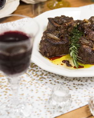 Стейки с жареным луком-шалот