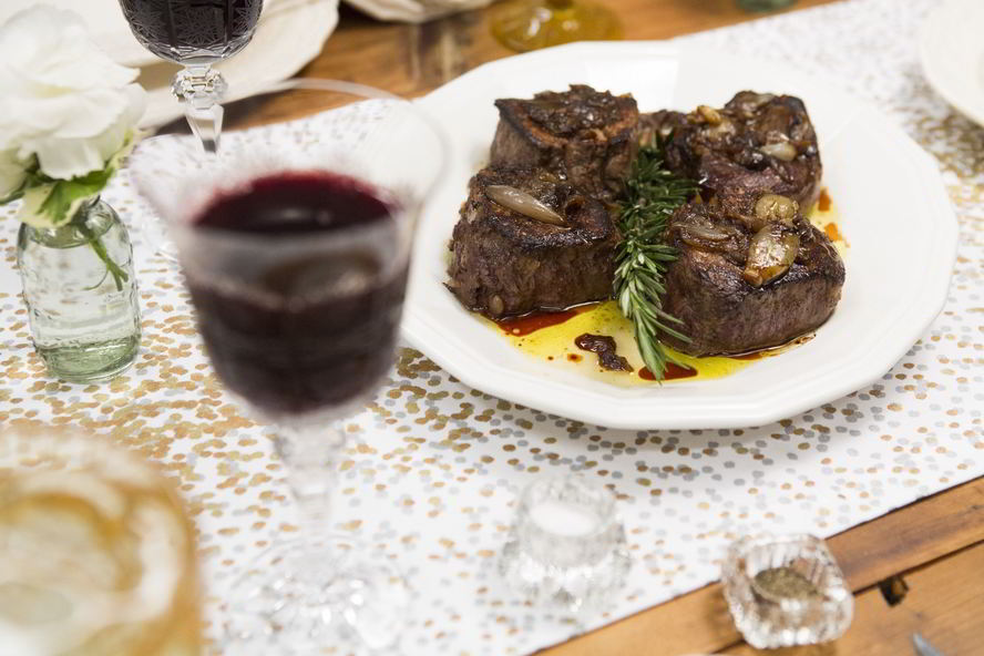 Рецепт стейки с жареным луком-шалот