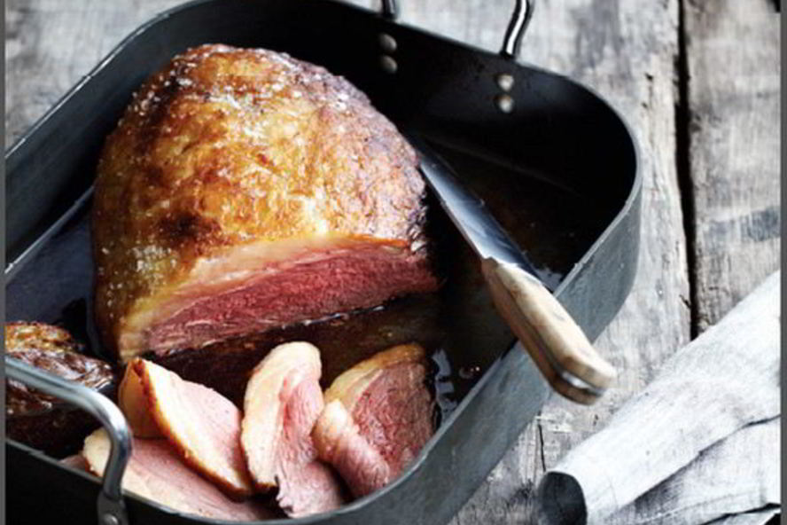 Рецепт запеченный стейк из костреца с черничным соусом