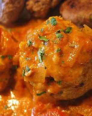 Куриные тефтели под соусом карри