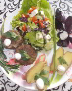 Тефтели из красного риса, запеченные в духовке