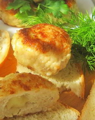 Тефтели из курятины с моцареллой