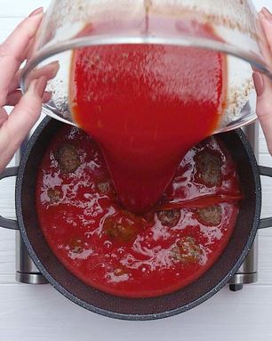 Тефтели с гречкой