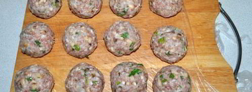 тефтели с грибами в томатном соусе. Шаг 3