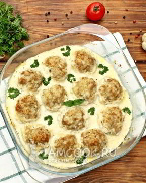 Тефтели в духовке в сметанном соусе