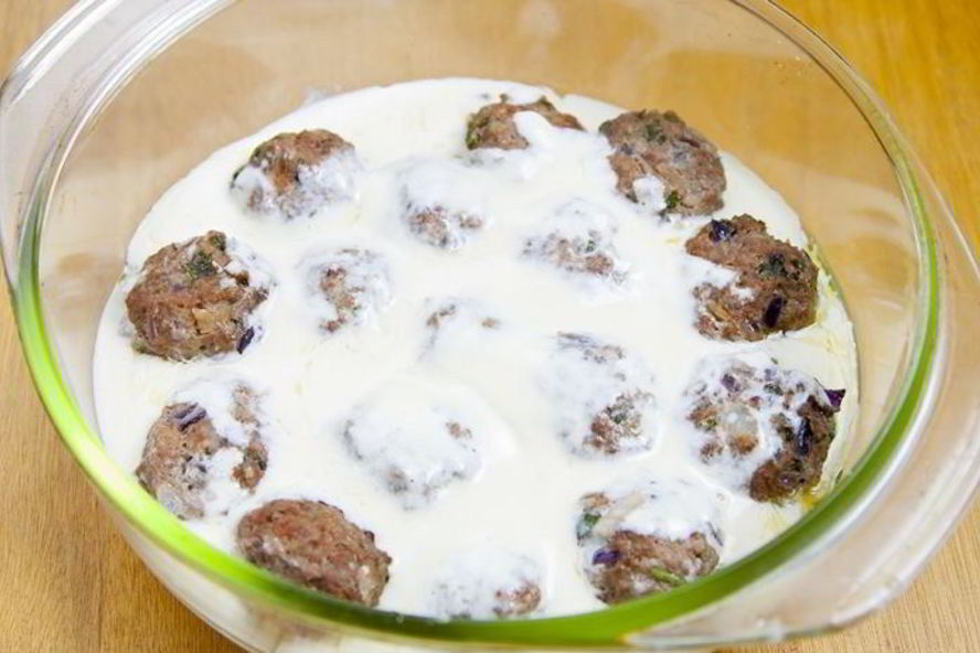 Рецепт тефтели, запеченные в йогурте