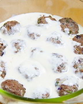 Тефтели, запеченные в йогурте