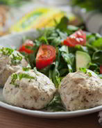 Запеченные куриные тефтели с травами