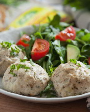 Запеченные куриные тефтели с травами