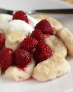 Ленивые вареники с малиной