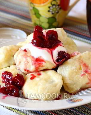 Ленивые вареники с вишней