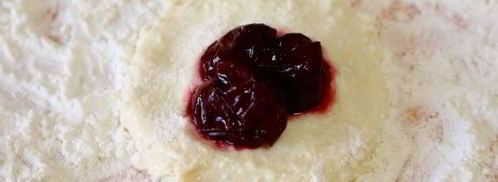 ленивые вареники с вишней. Шаг 7
