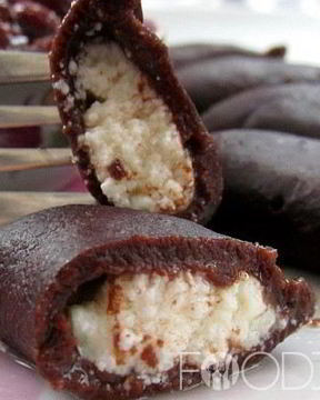 Шоколадные вареники с творогом