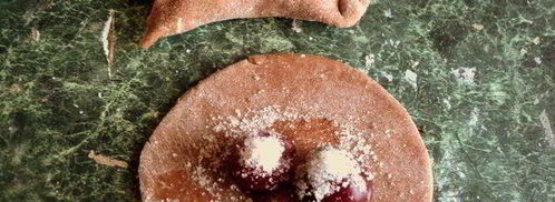 шоколадные вареники с вишней. Шаг 5