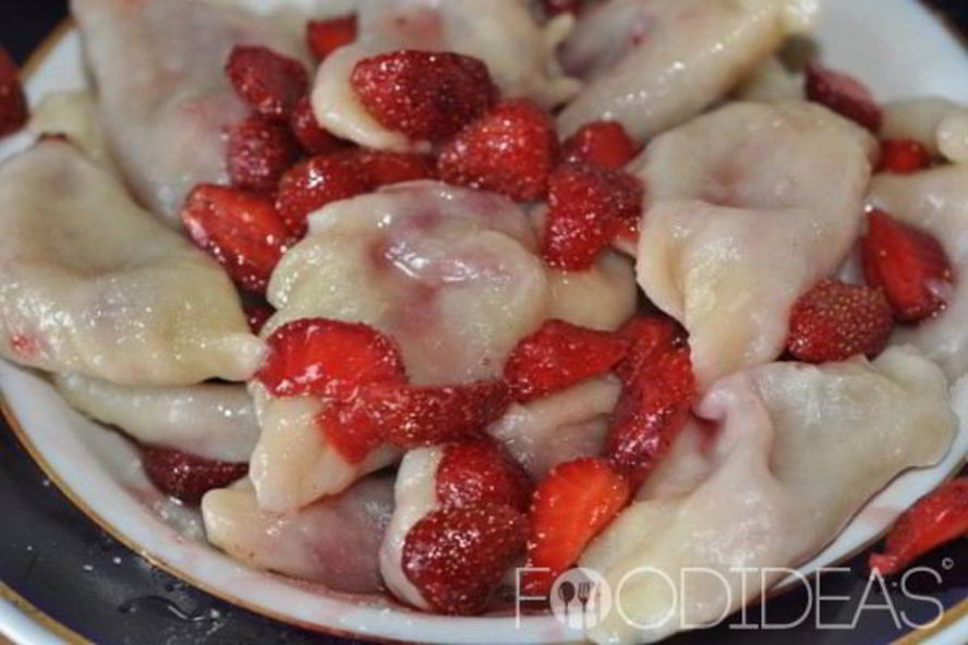 Рецепт вареники с клубникой