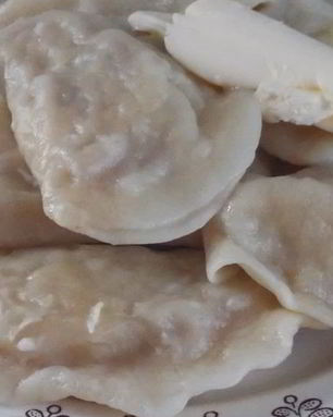 Вареники с квашеной капустой и мясом