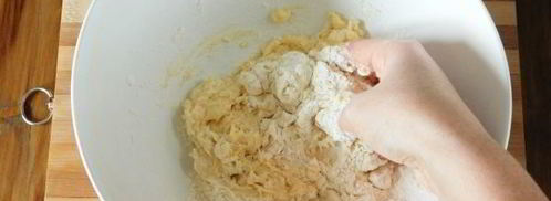 вареники с вишней на кефире. Шаг 9