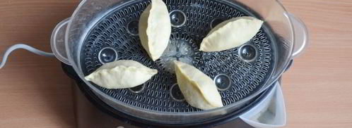 вареники с вишней на пару. Шаг 14