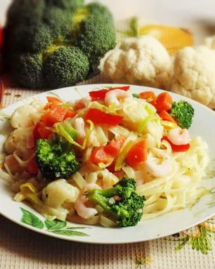 Яичная лапша с креветками