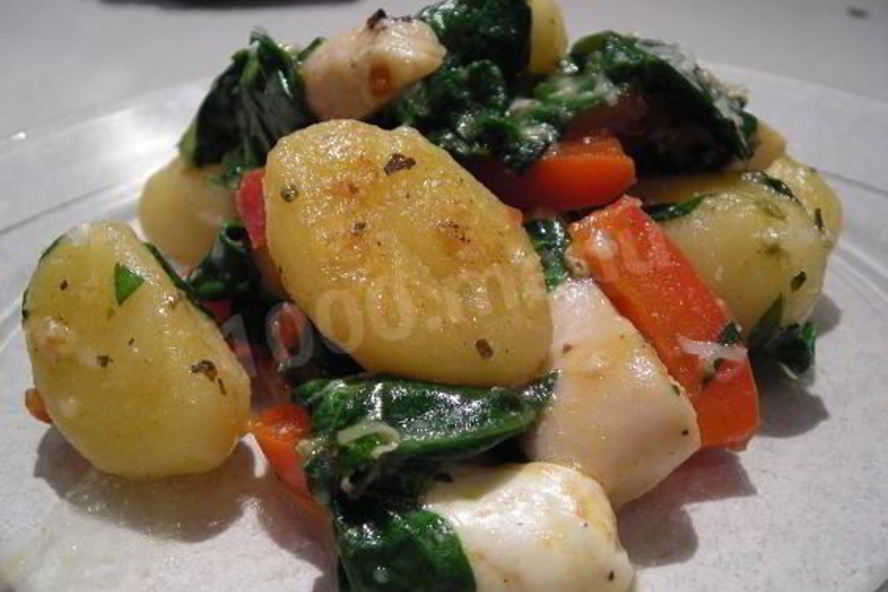 Рецепт жареные ньокки с зеленью и белой фасолью