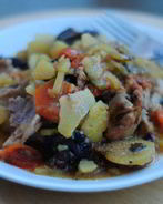 Куриное жаркое в горшочках